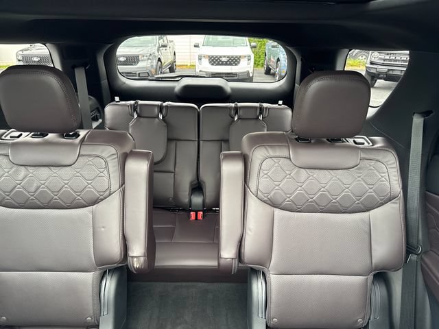 Used 2025 Ford Explorer Platinum w/ Ultimate Package AWD/4WD image 38