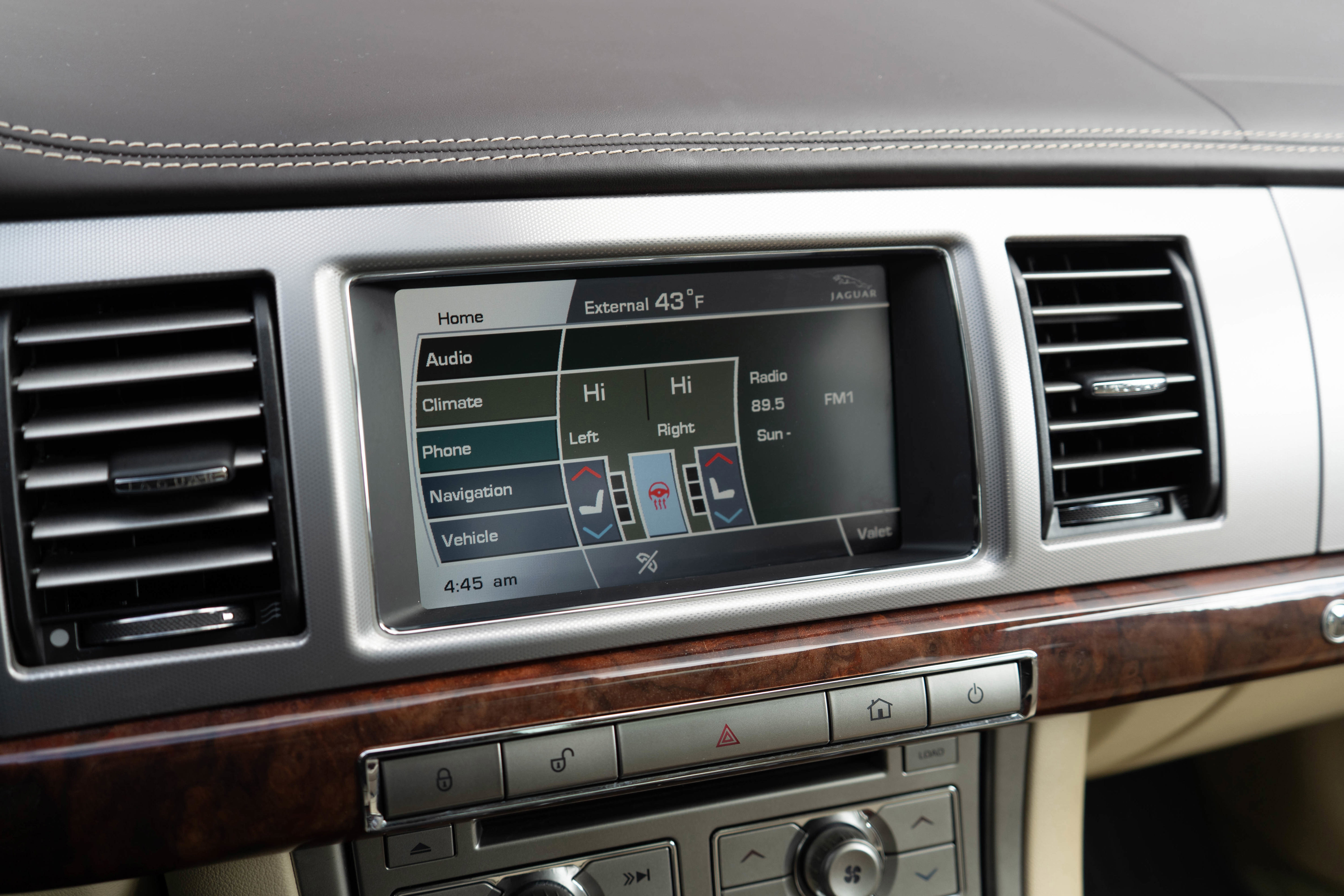 Used 2011 Jaguar XF Portfolio RWD image 15