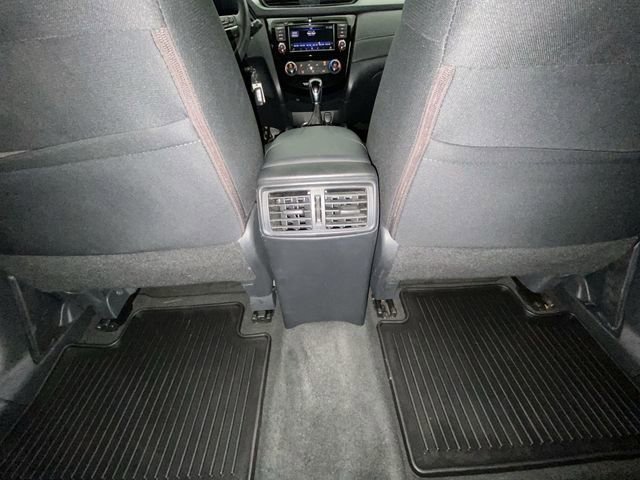 Used 2018 Nissan Rogue S image 27