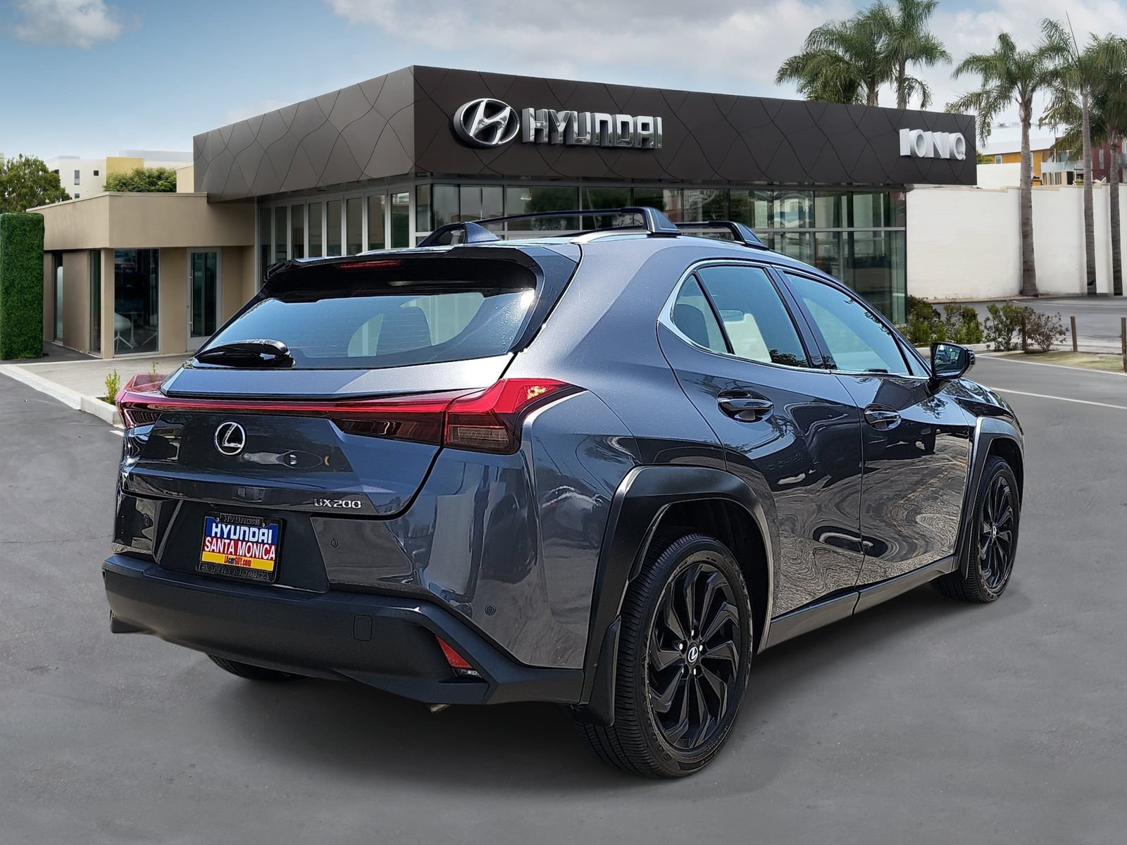 Used 2022 Lexus UX 200 w/ Accessory Package (Z1) FWD image 3