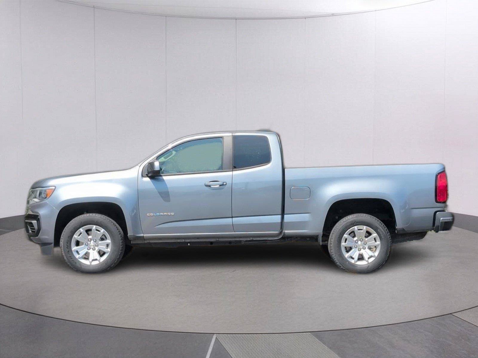 Used 2022 Chevrolet Colorado LT w/ Fleet Safety Package RWD image 2
