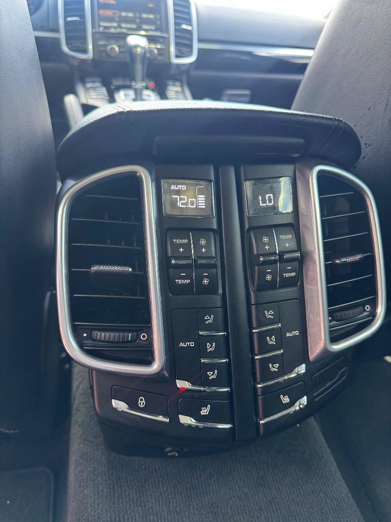 Used 2016 Porsche Cayenne S AWD/4WD image 23