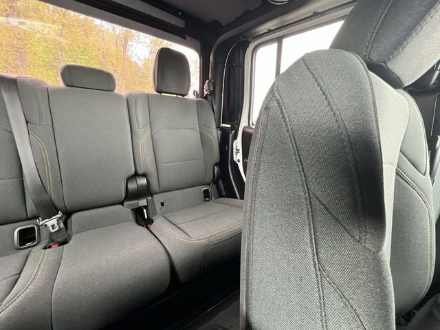 Used 2025 Jeep Gladiator Sport AWD/4WD image 15