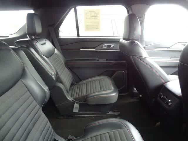Used 2025 Ford Explorer ST-Line AWD/4WD image 8