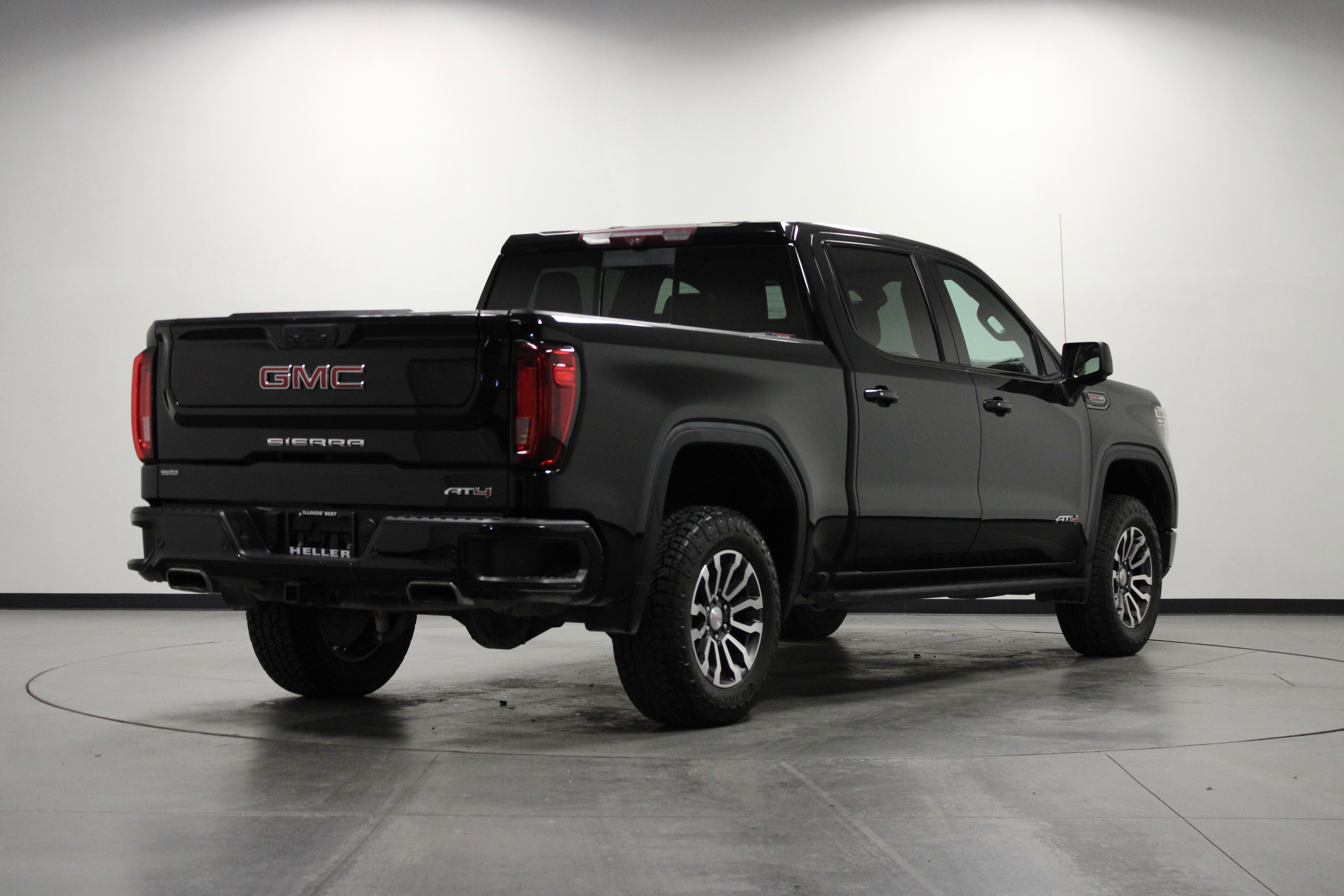 Used 2021 GMC Sierra 1500 AT4 w/ AT4 Premium Package image 4