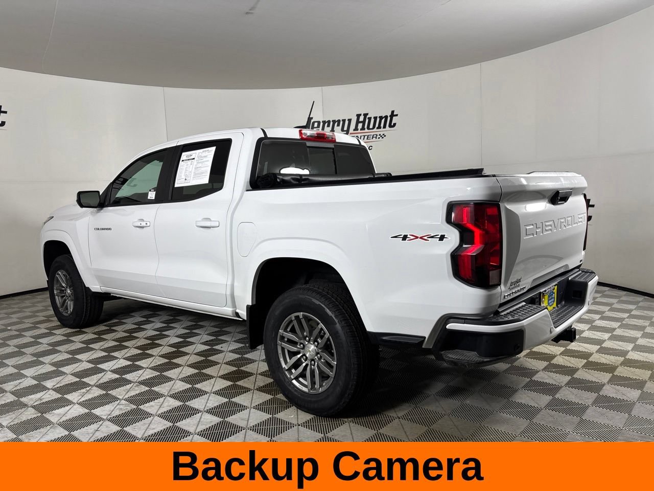 Used 2023 Chevrolet Colorado LT w/ LT Convenience Package II AWD/4WD image 9