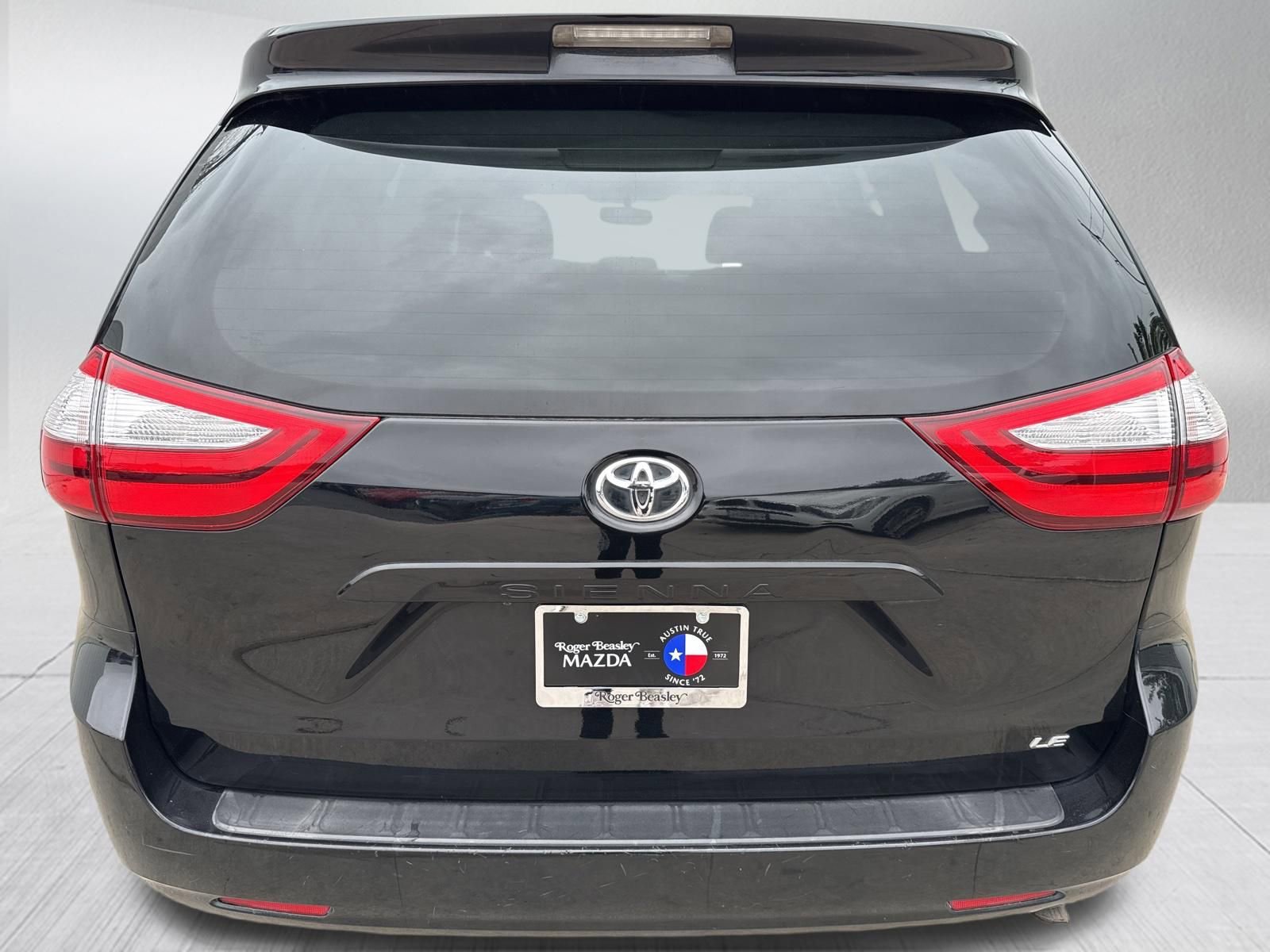 Used 2016 Toyota Sienna LE FWD image 7