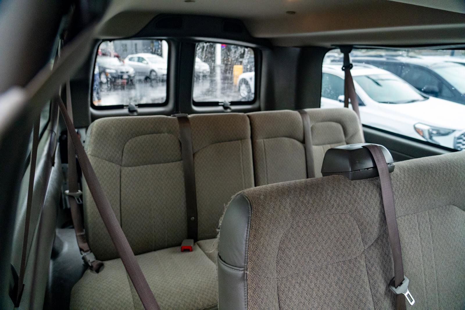 Used 2017 Chevrolet Express 3500 LT w/ LT Preferred Equipment Group RWD image 28