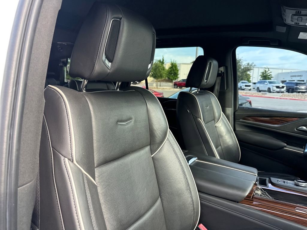Used 2021 Cadillac Escalade Premium Luxury RWD image 35