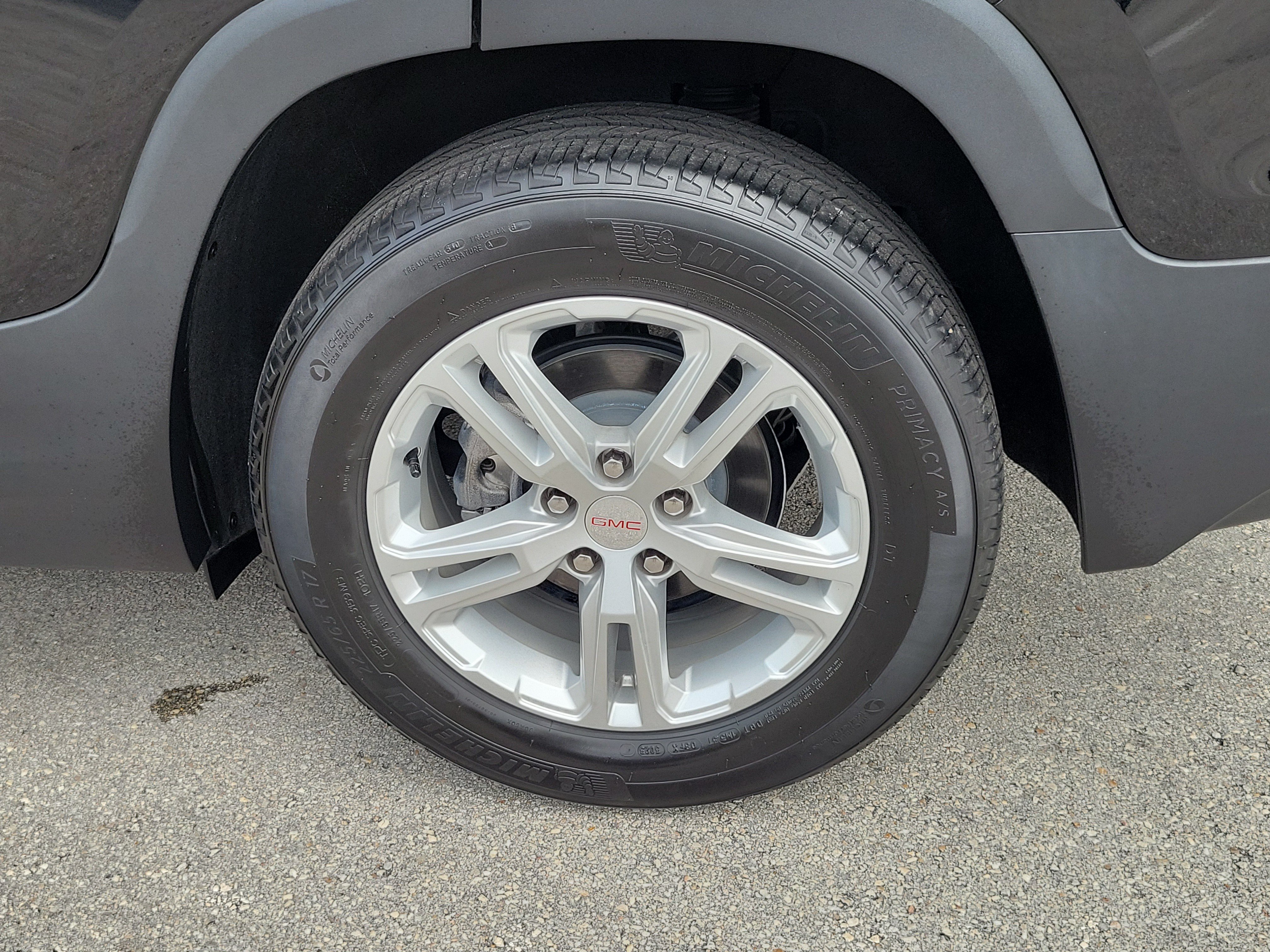 Used 2024 GMC Terrain SLE FWD image 27
