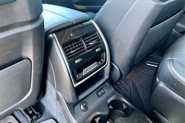 Used 2023 BMW X7 xDrive40i w/ Premium Package image 25