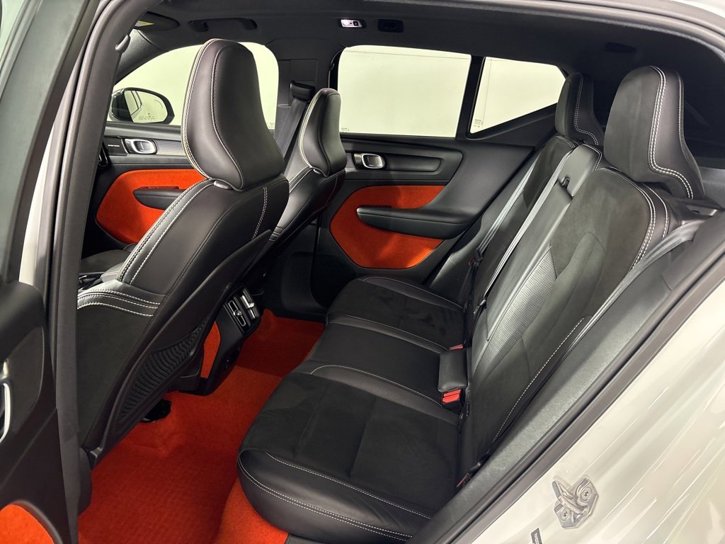 Used 2019 Volvo XC40 T5 R-Design image 35