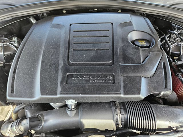 Used 2021 Jaguar F-PACE image 21