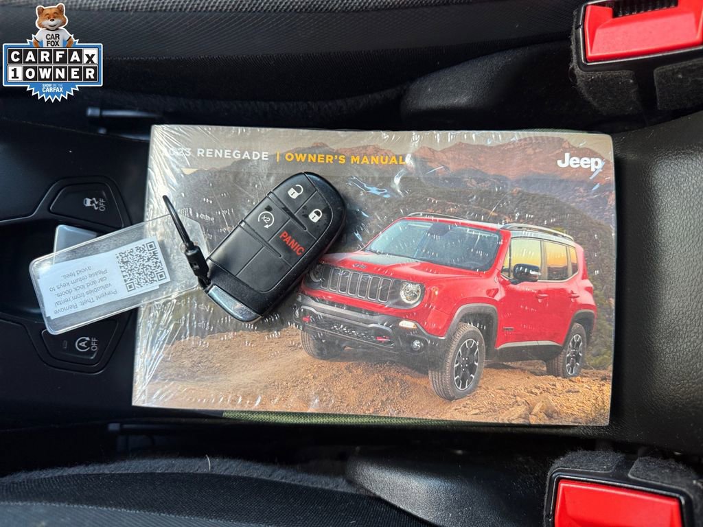 Used 2023 Jeep Renegade Trailhawk AWD/4WD image 31