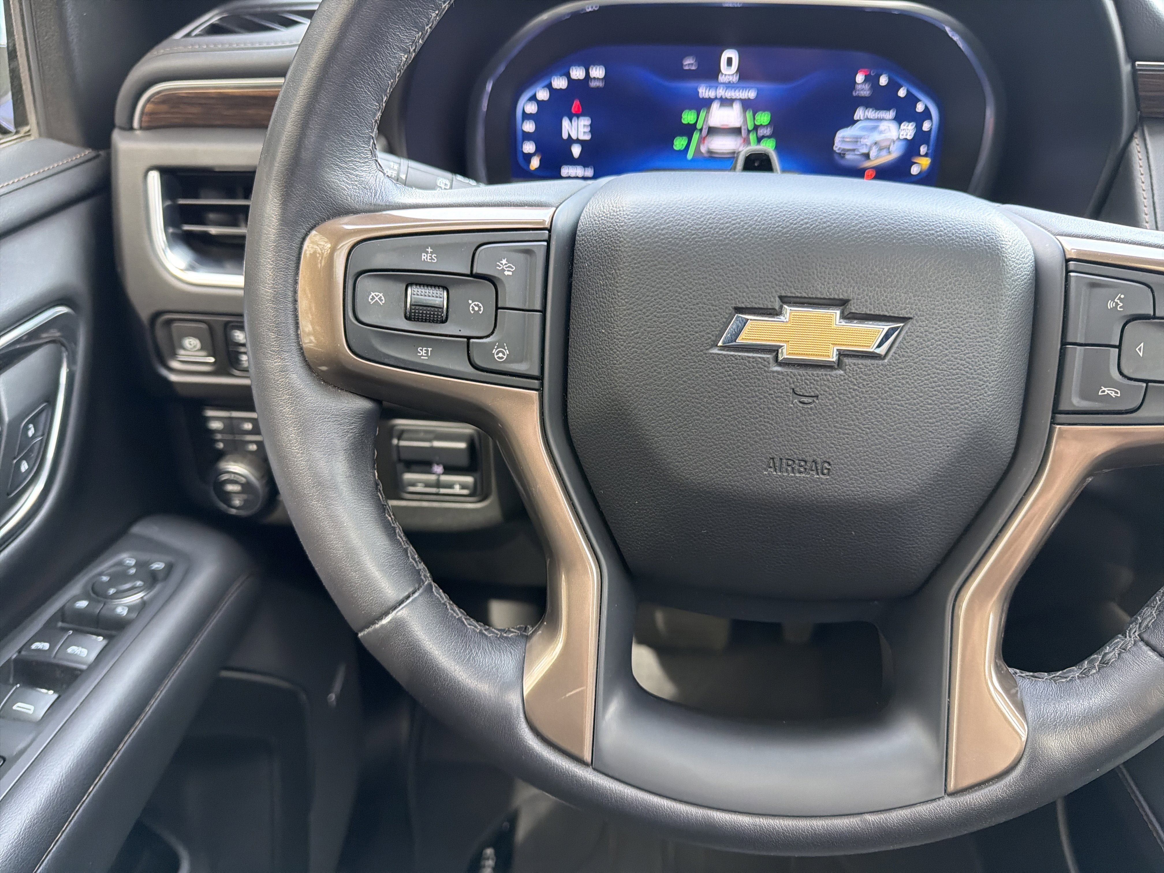 Used 2023 Chevrolet Tahoe High Country w/ Advanced Technology Package AWD/4WD image 19