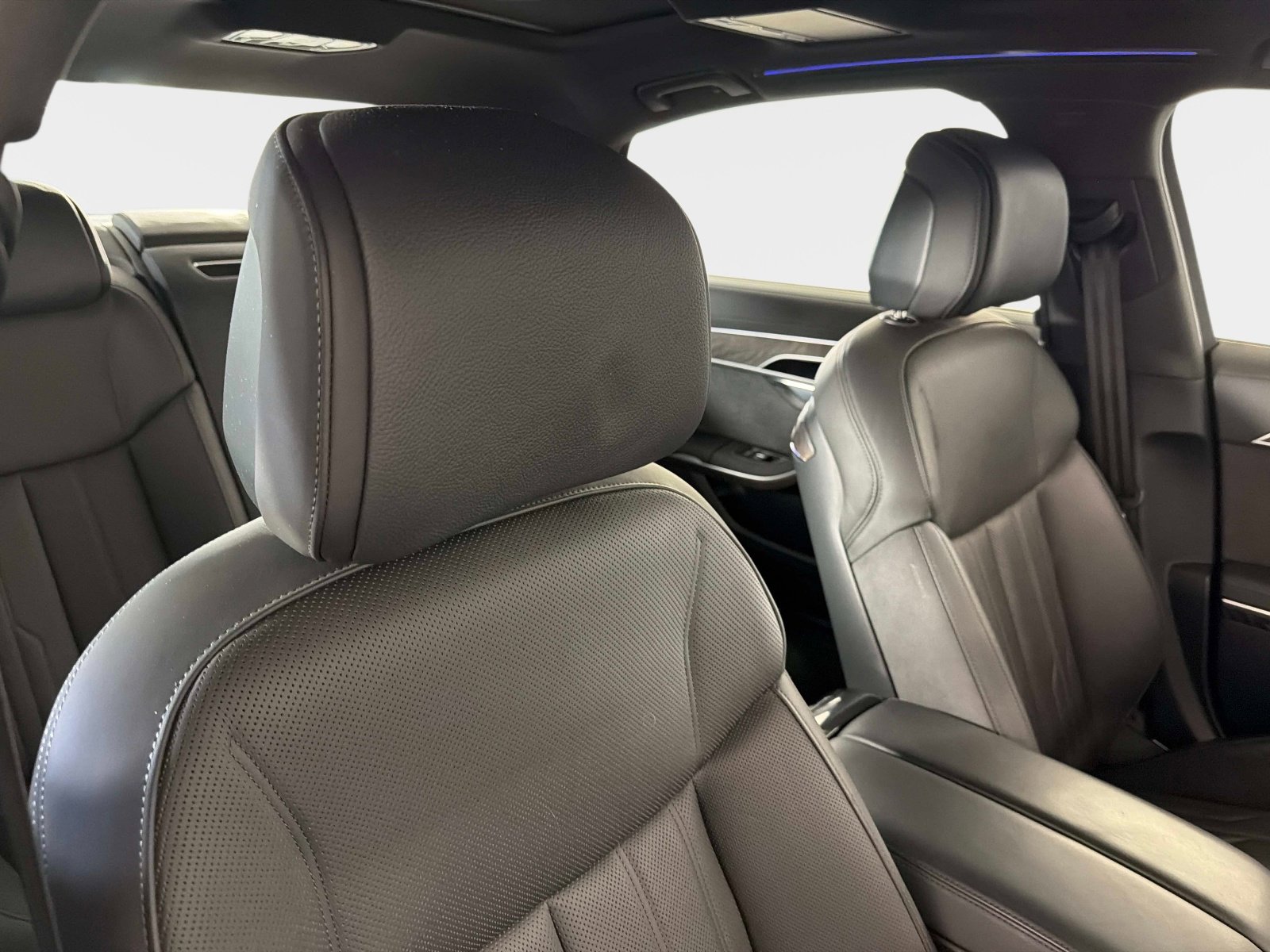 Used 2023 Audi A8 L 3.0T w/ Comfort Plus Package AWD/4WD image 24