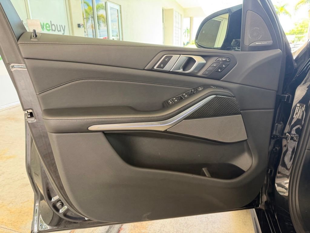 Used 2026 BMW X7 M60i AWD/4WD image 44