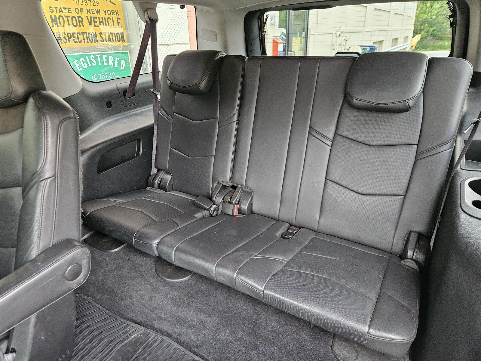 Used 2017 Cadillac Escalade ESV 4WD image 19