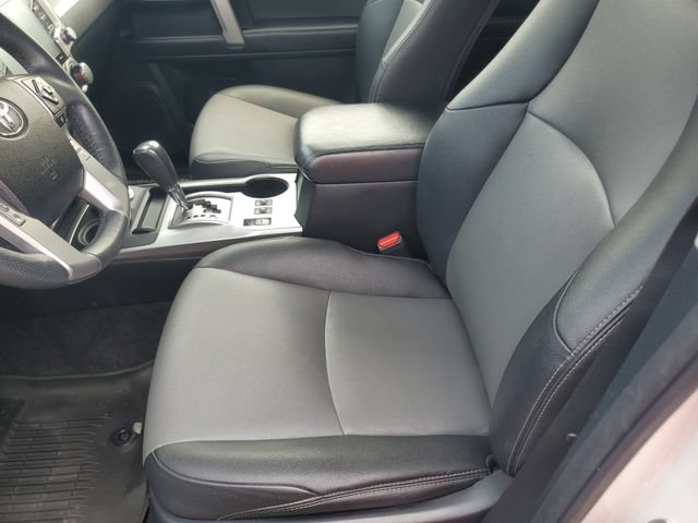 Used 2020 Toyota 4Runner SR5 Premium w/ Moonroof Package AWD/4WD image 16