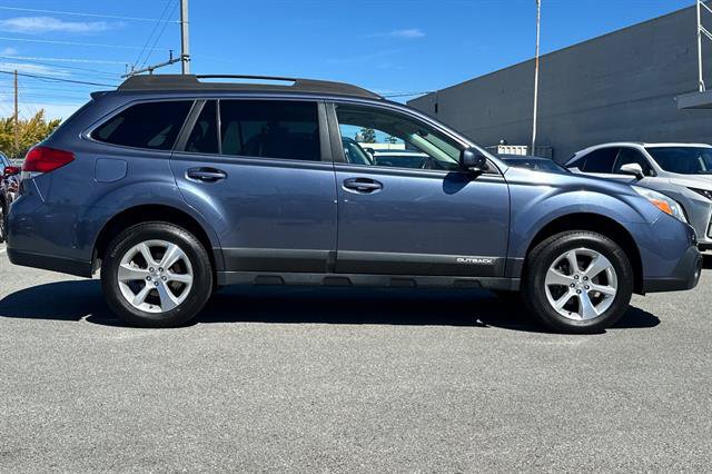 Used 2013 Subaru Outback 2.5i Limited AWD/4WD image 2
