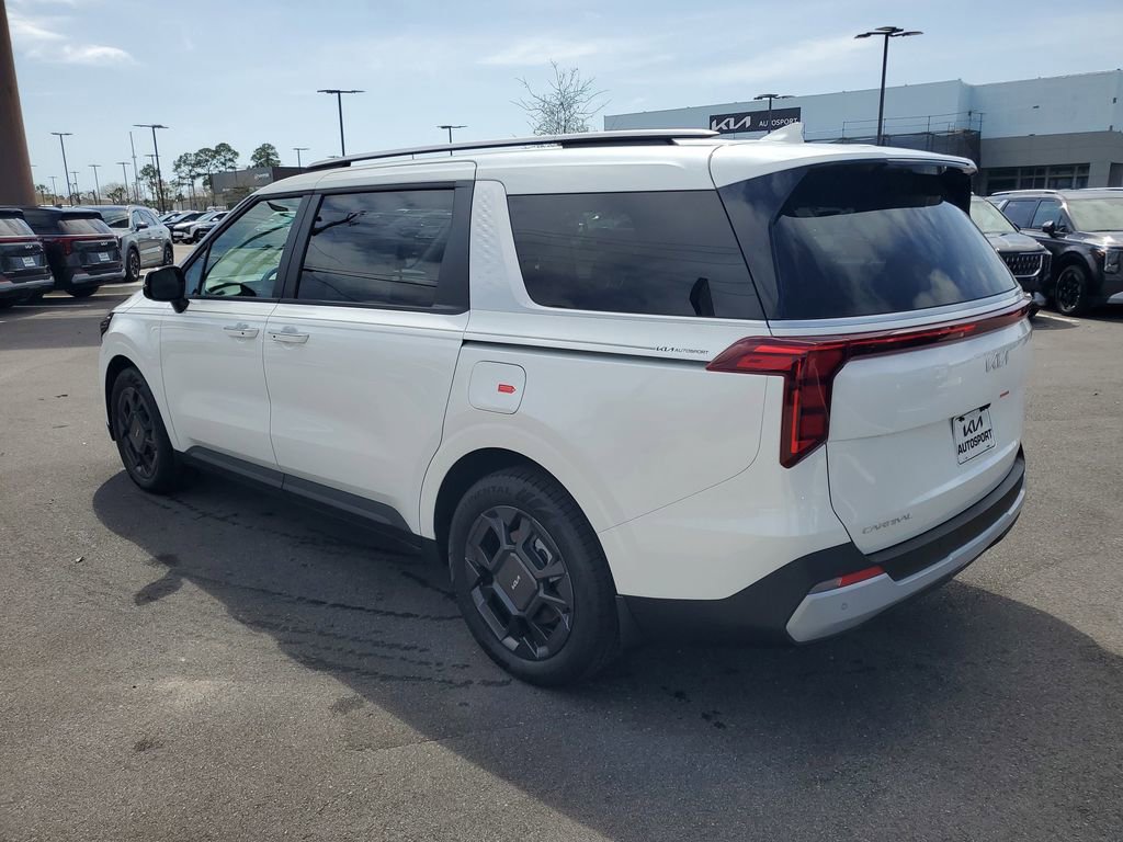 New 2026 Kia Carnival EX image 3