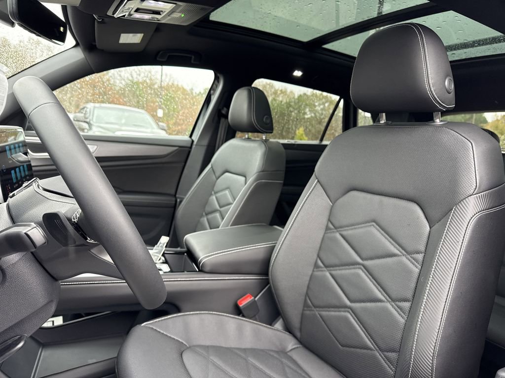 New 2026 Volkswagen Atlas Cross Sport SE image 12