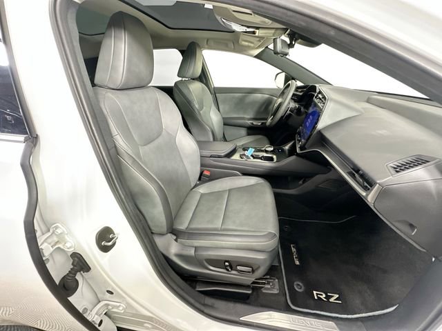 Used 2023 Lexus RZ 450e Premium w/ Technology Package AWD/4WD image 27