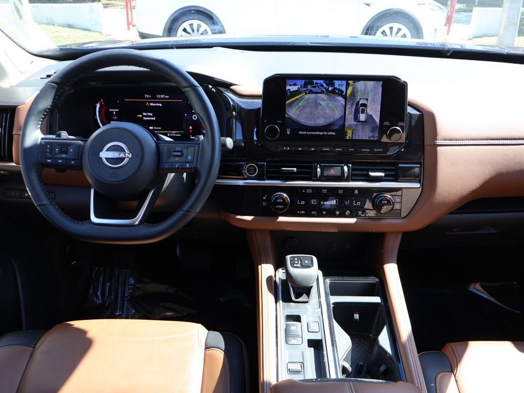 Used 2024 Nissan Pathfinder Platinum w/ Cargo Package image 43