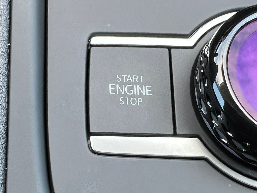 New 2025 Volkswagen Tiguan SE AWD/4WD image 27