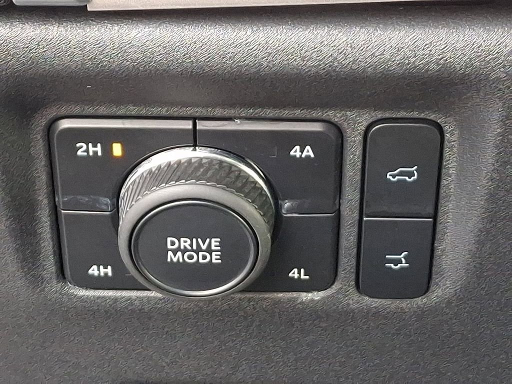 Certified 2025 Ford Expedition Active image 24