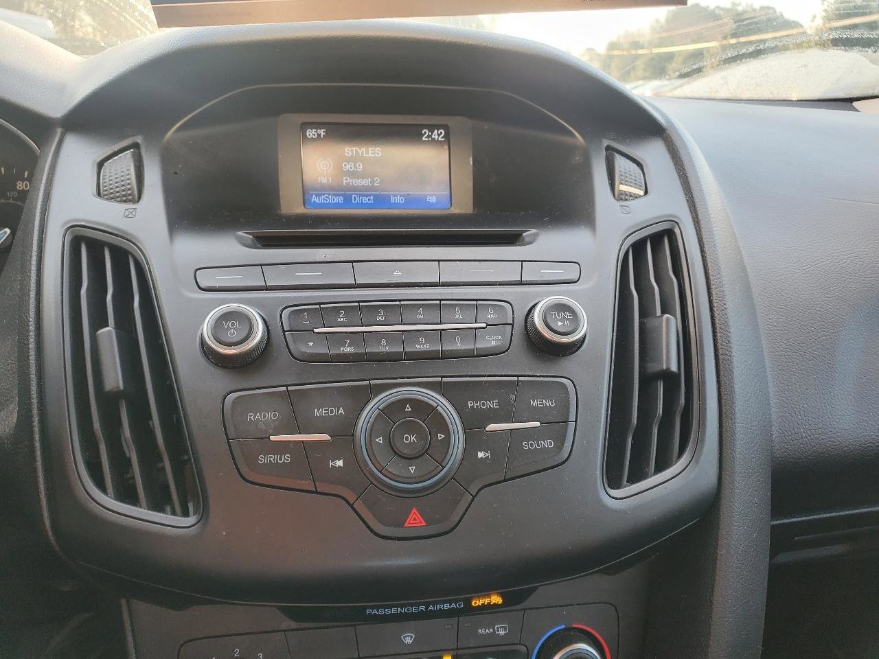 Used 2016 Ford Focus SE image 18