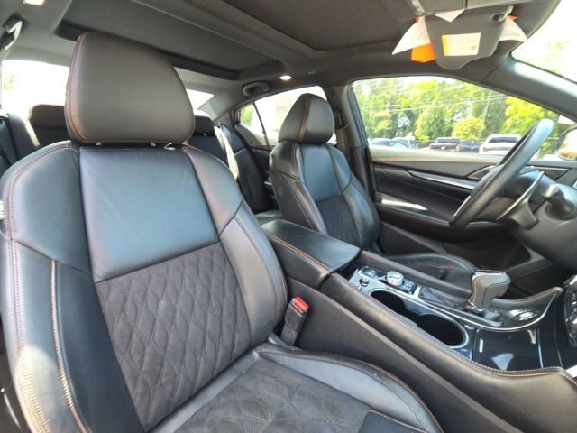 Used 2020 Nissan Maxima SR w/ Sport Mat Group FWD image 17