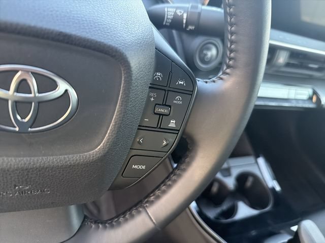 Certified 2025 Toyota Prius LE FWD image 18