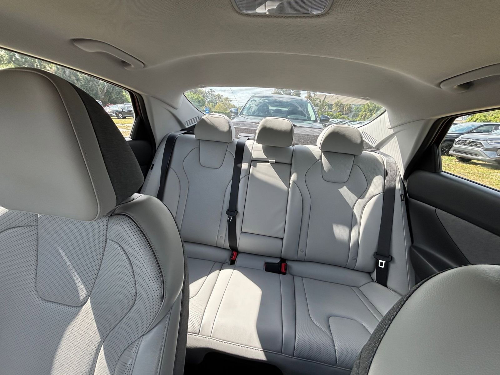 Used 2025 Hyundai Elantra Limited image 38