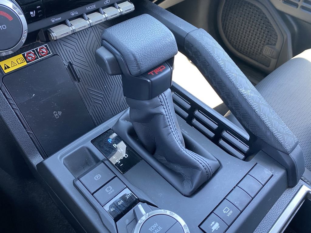 Used 2019 Jeep Renegade Latitude w/ Popular Equipment Group image 10