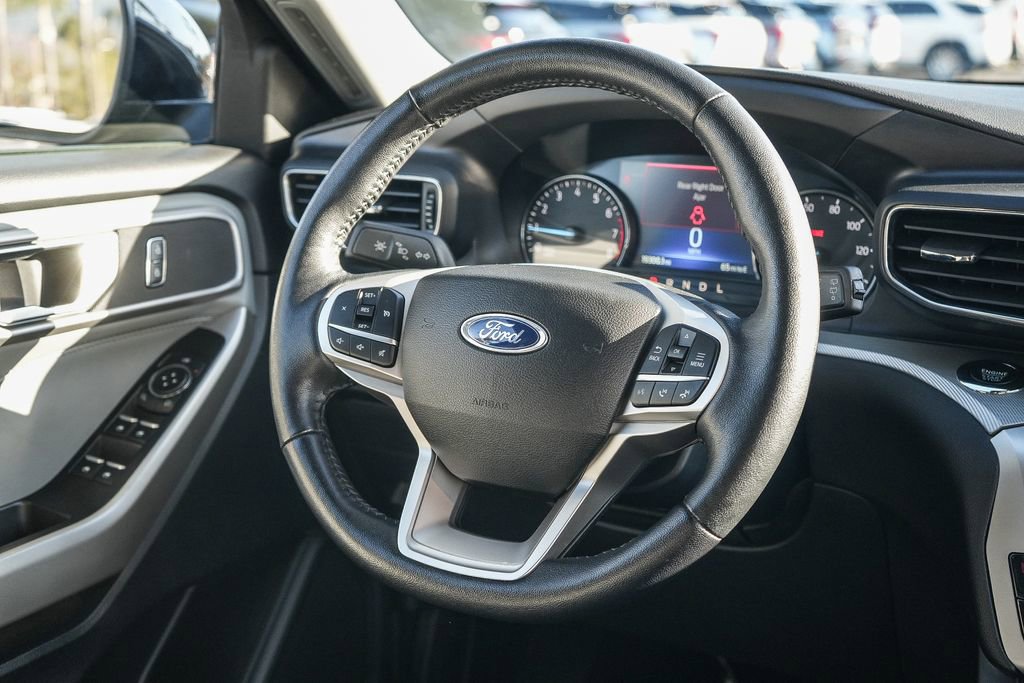 Used 2022 Ford Explorer XLT w/ Equipment Group 202A RWD image 14