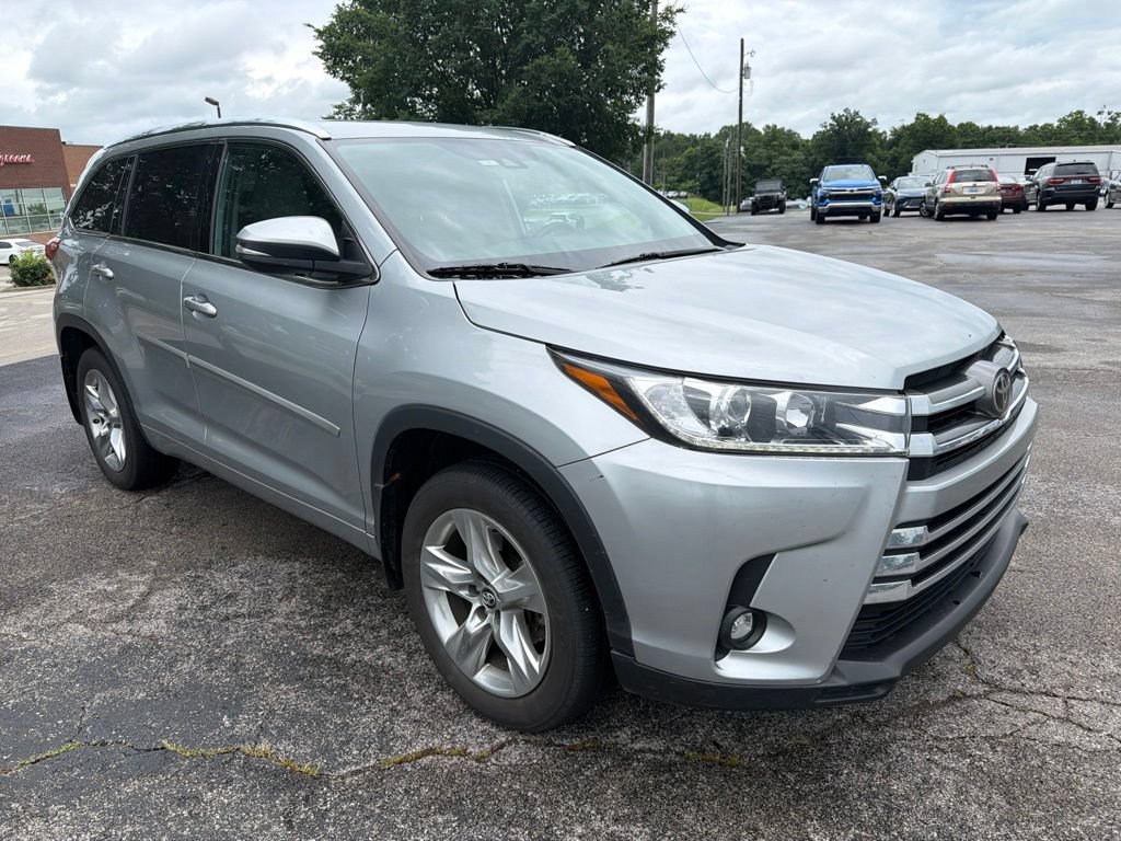 Used 2019 Toyota Highlander Limited AWD/4WD image 2