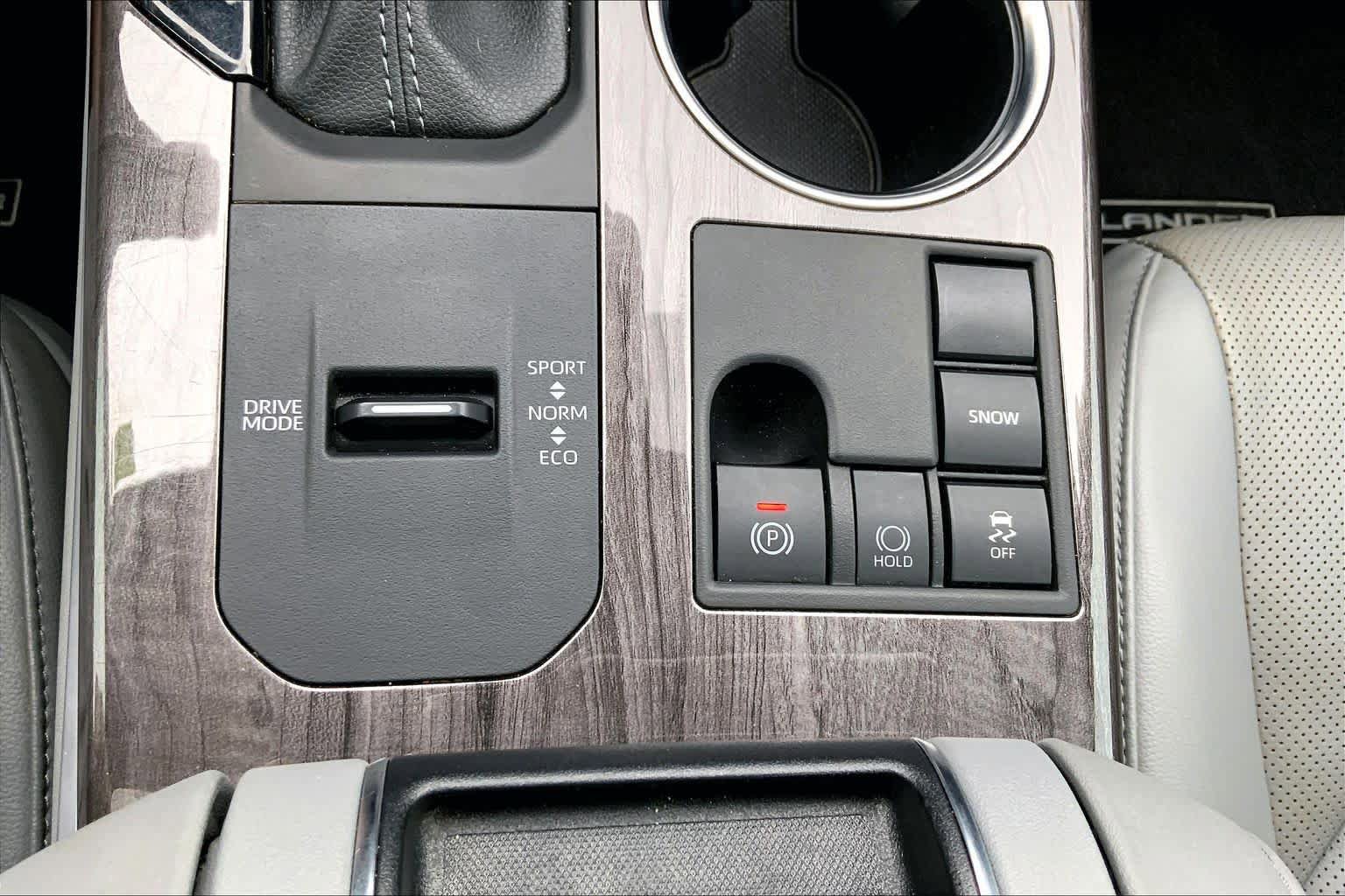 Used 2023 Toyota Highlander Limited FWD image 34