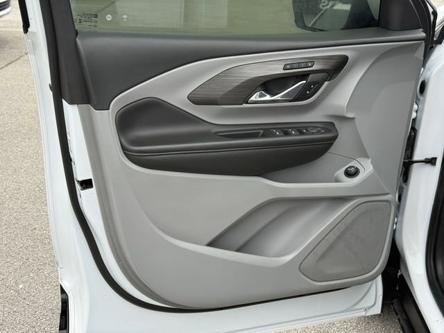 Used 2023 GMC Terrain SLT image 32