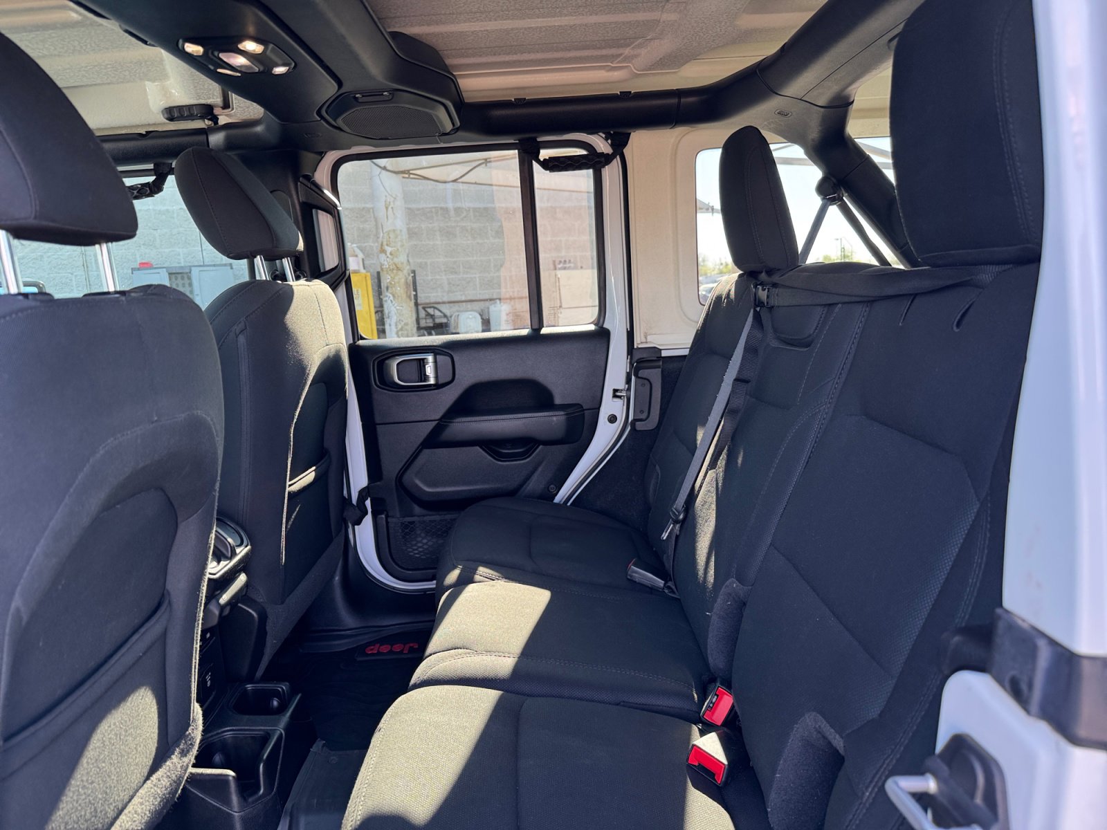 Used 2020 Jeep Wrangler Unlimited Sahara image 26