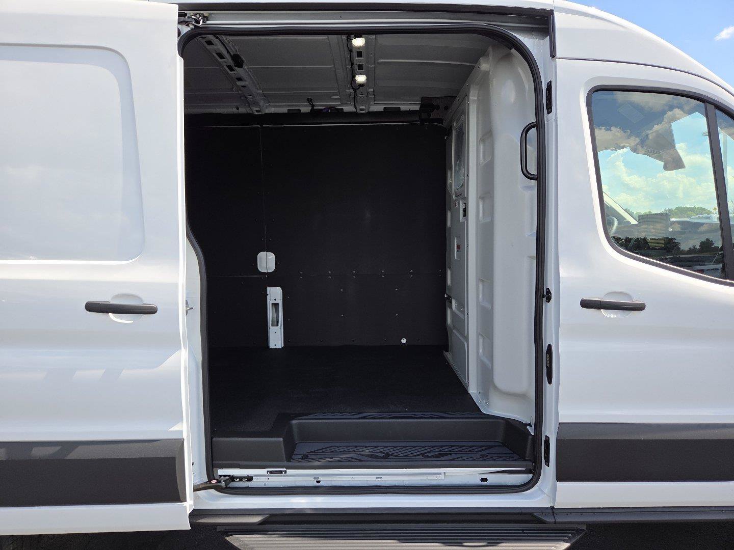New 2026 Ford Transit 250 148 Medium Roof w/ Interior Upgrade Package RWD image 16