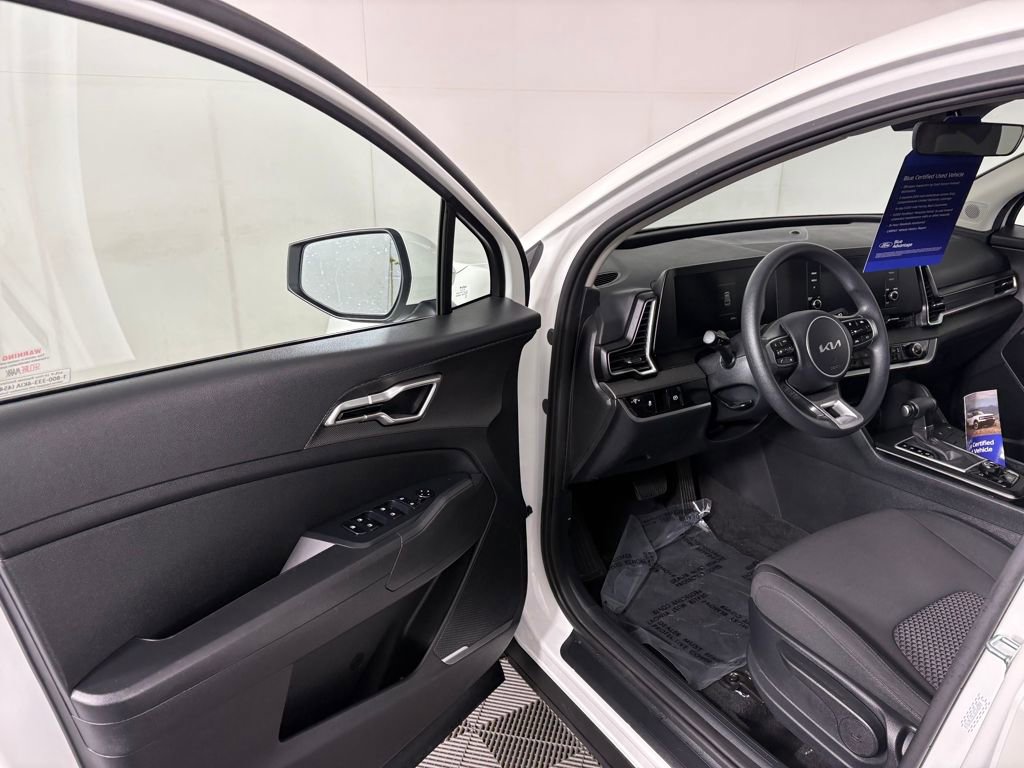 Used 2025 Kia Sportage LX image 13