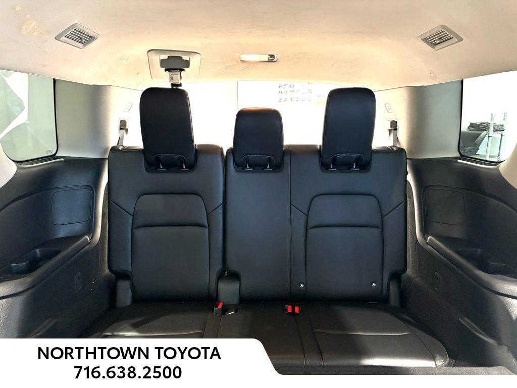 Used 2023 Nissan Pathfinder SL w/ Black Appearance Package image 24