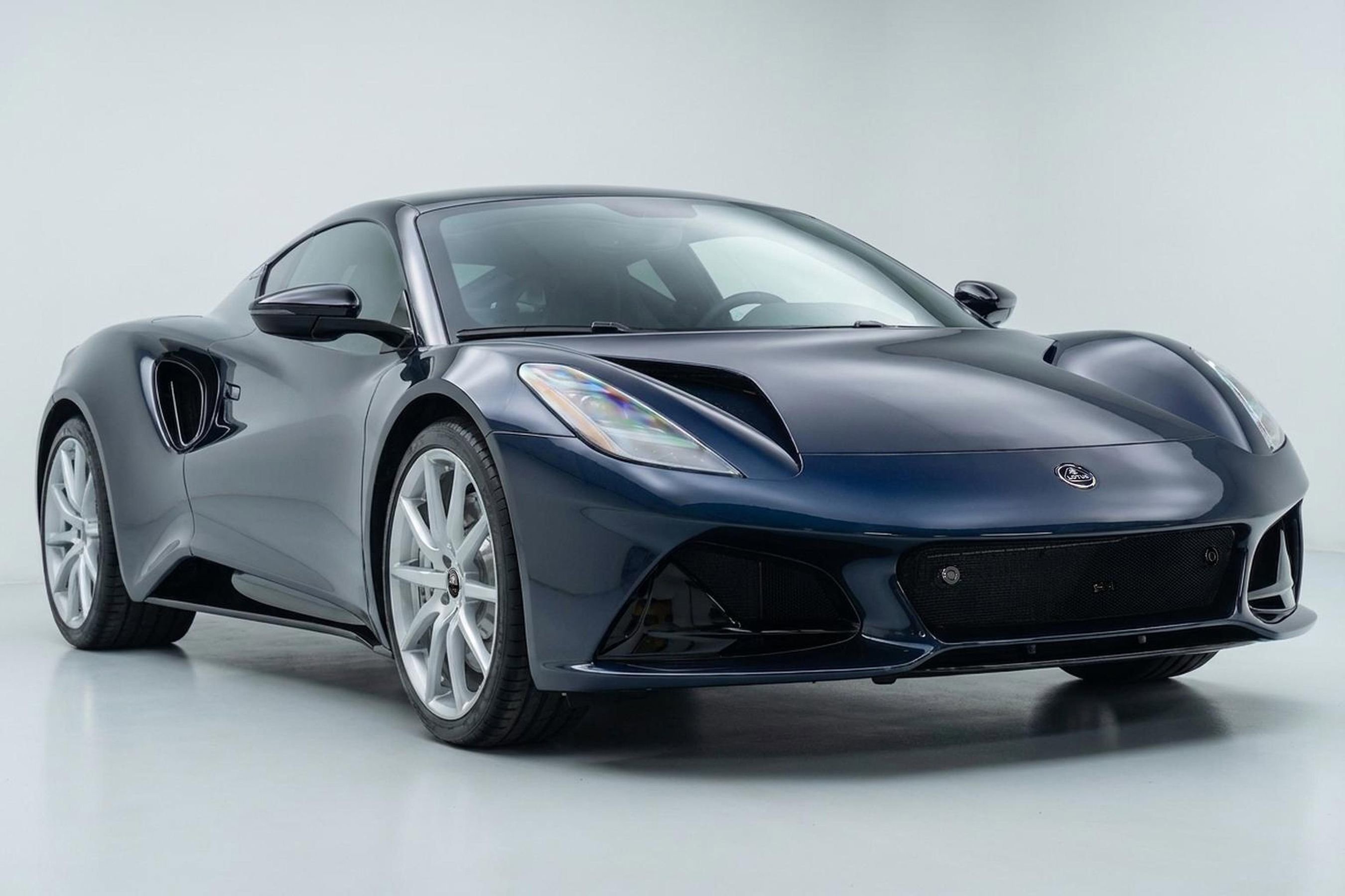 New 2025 Lotus Emira image 10