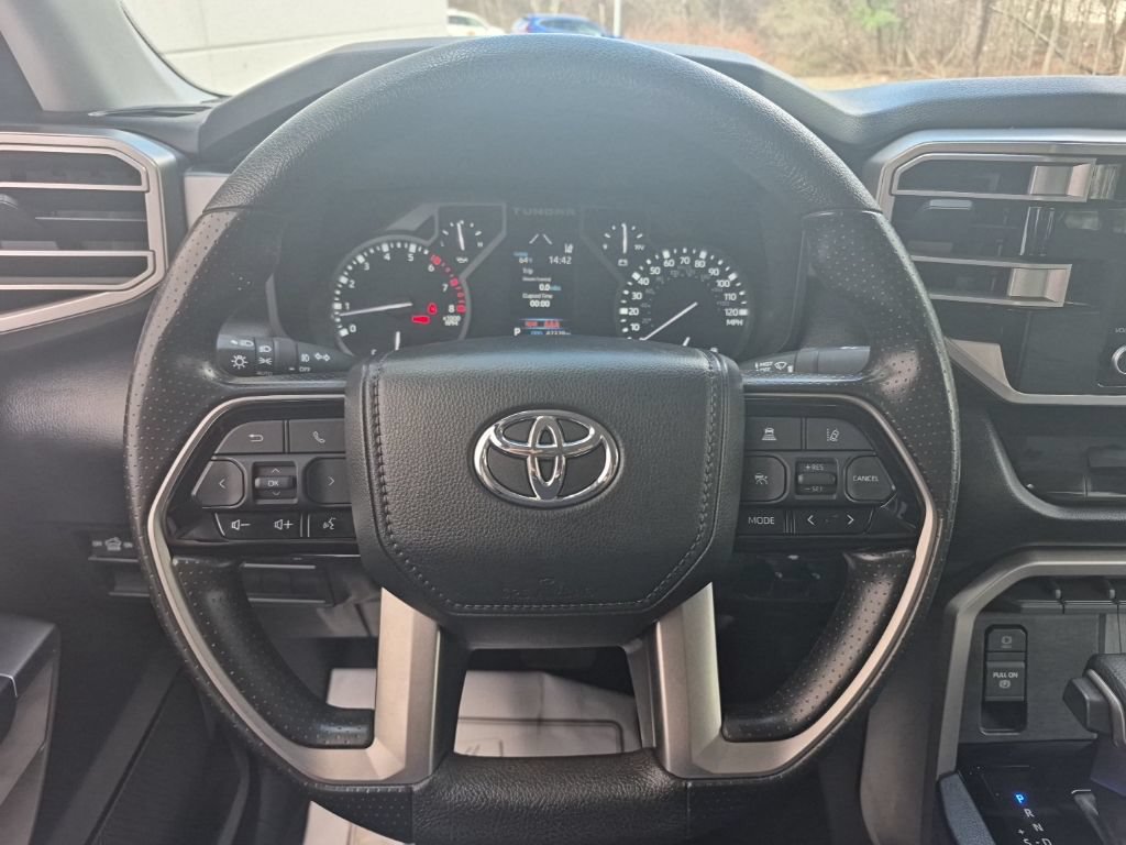 Used 2024 Toyota Tundra SR5 w/ SR5 Convenience Package AWD/4WD image 17