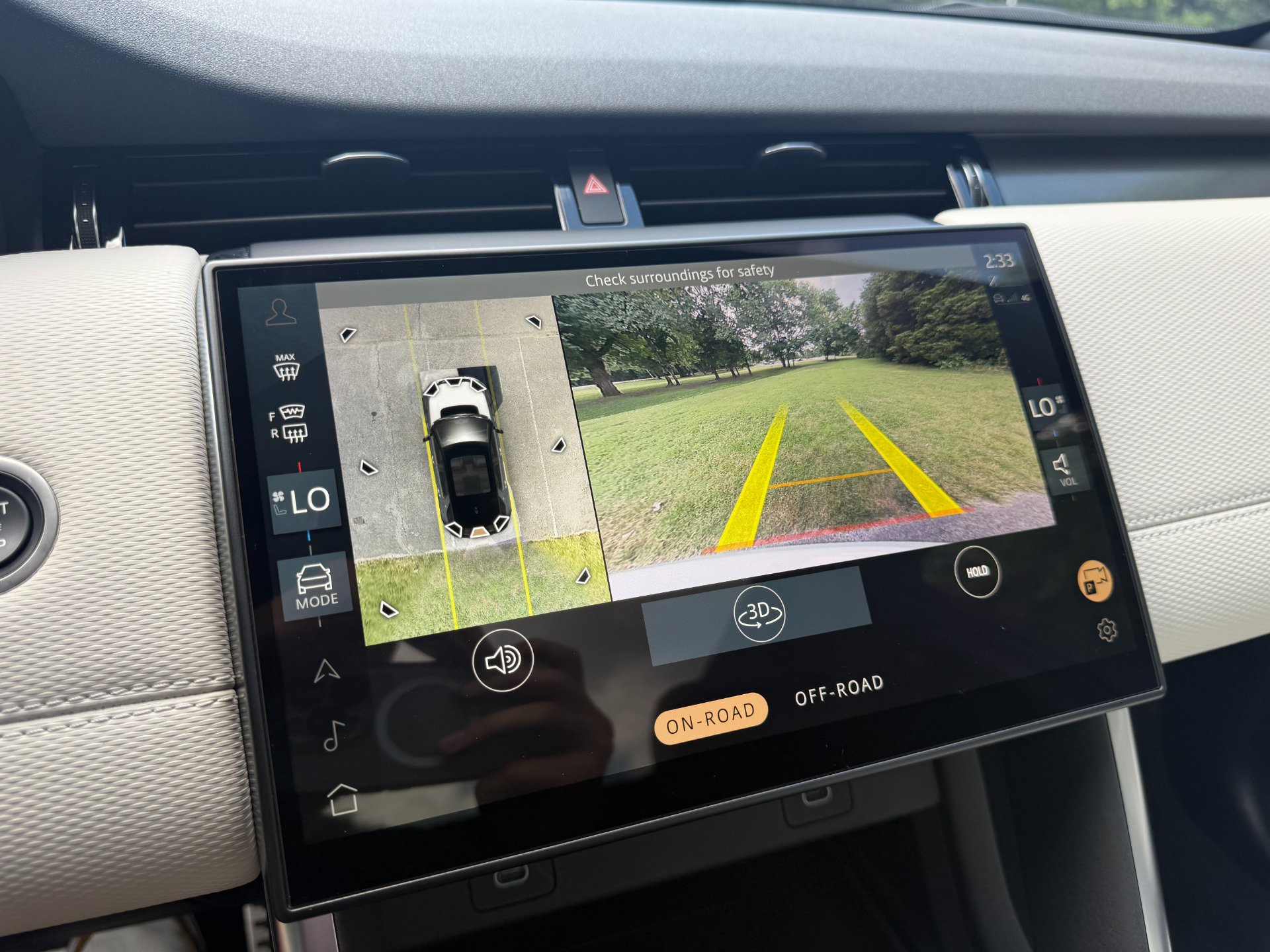 Used 2024 Land Rover Discovery Sport Dynamic SE image 31