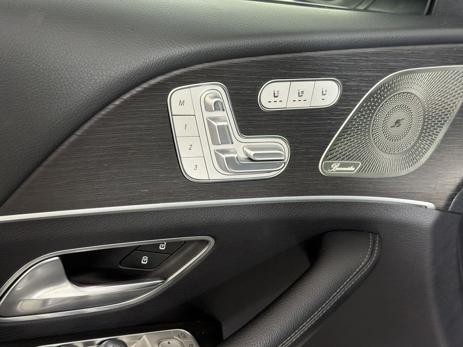 Used 2023 Mercedes-Benz GLS 450 4MATIC w/ AMG Line Exterior image 15