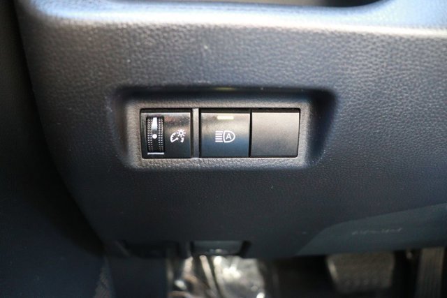 Used 2021 Toyota RAV4 LE image 28