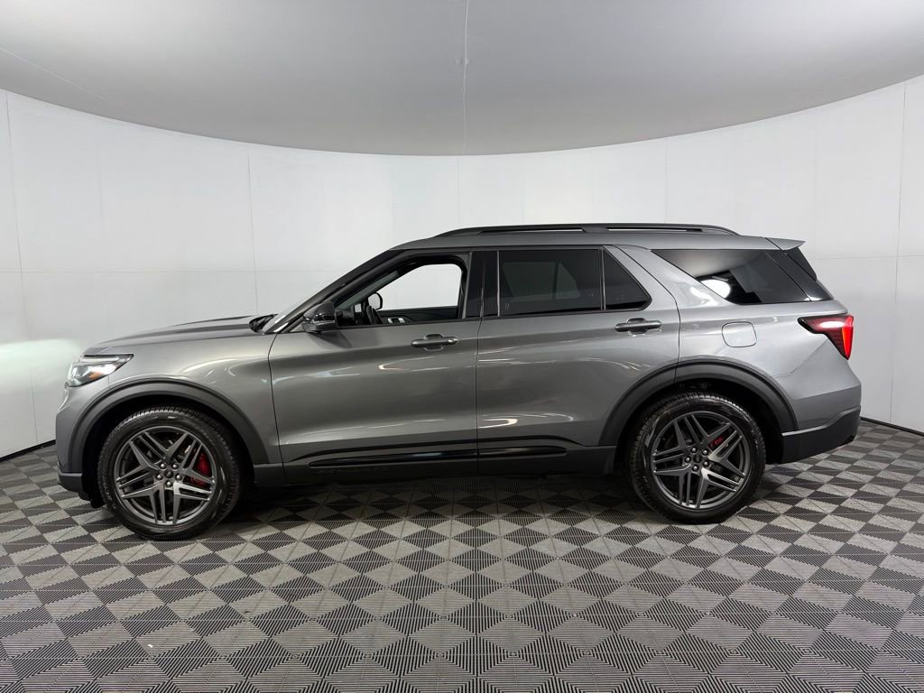Used 2025 Ford Explorer ST w/ Sun And Sound Package AWD/4WD image 10