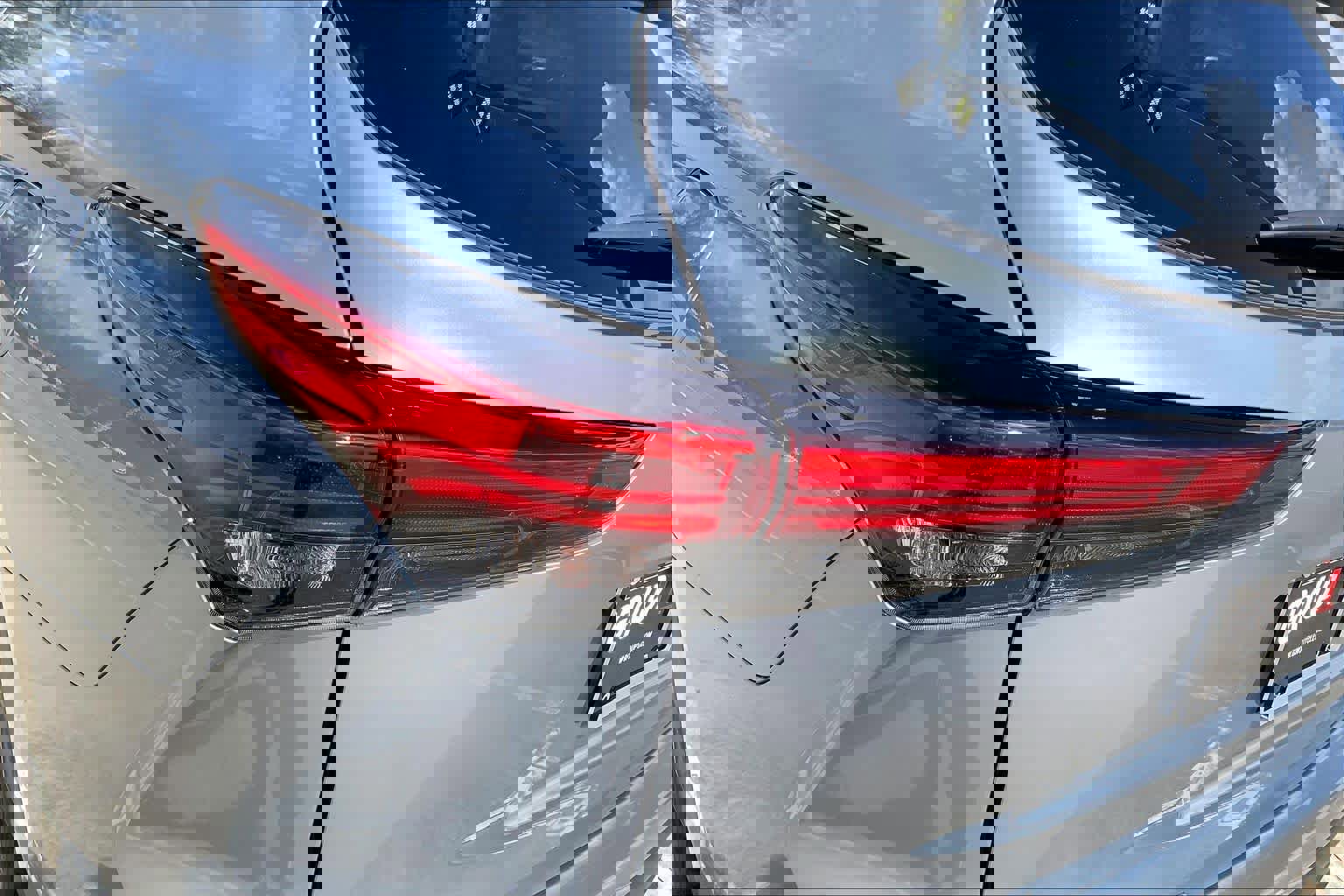 Used 2023 Toyota Highlander LE image 27